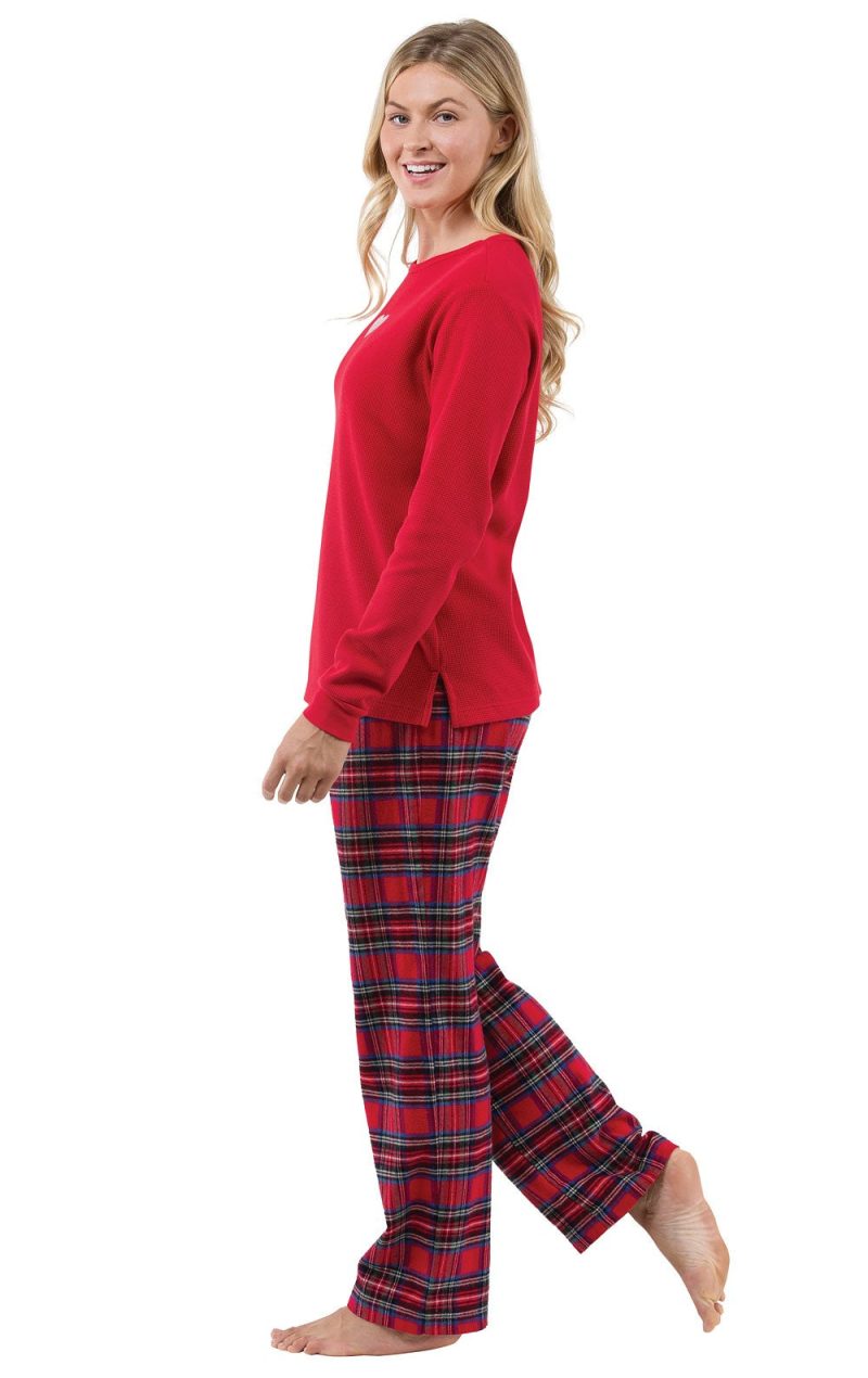 pjg w2339 redclassicplaidthermaltoppjwithwhiteheart women gkpj01226 feature1 20180115 1653