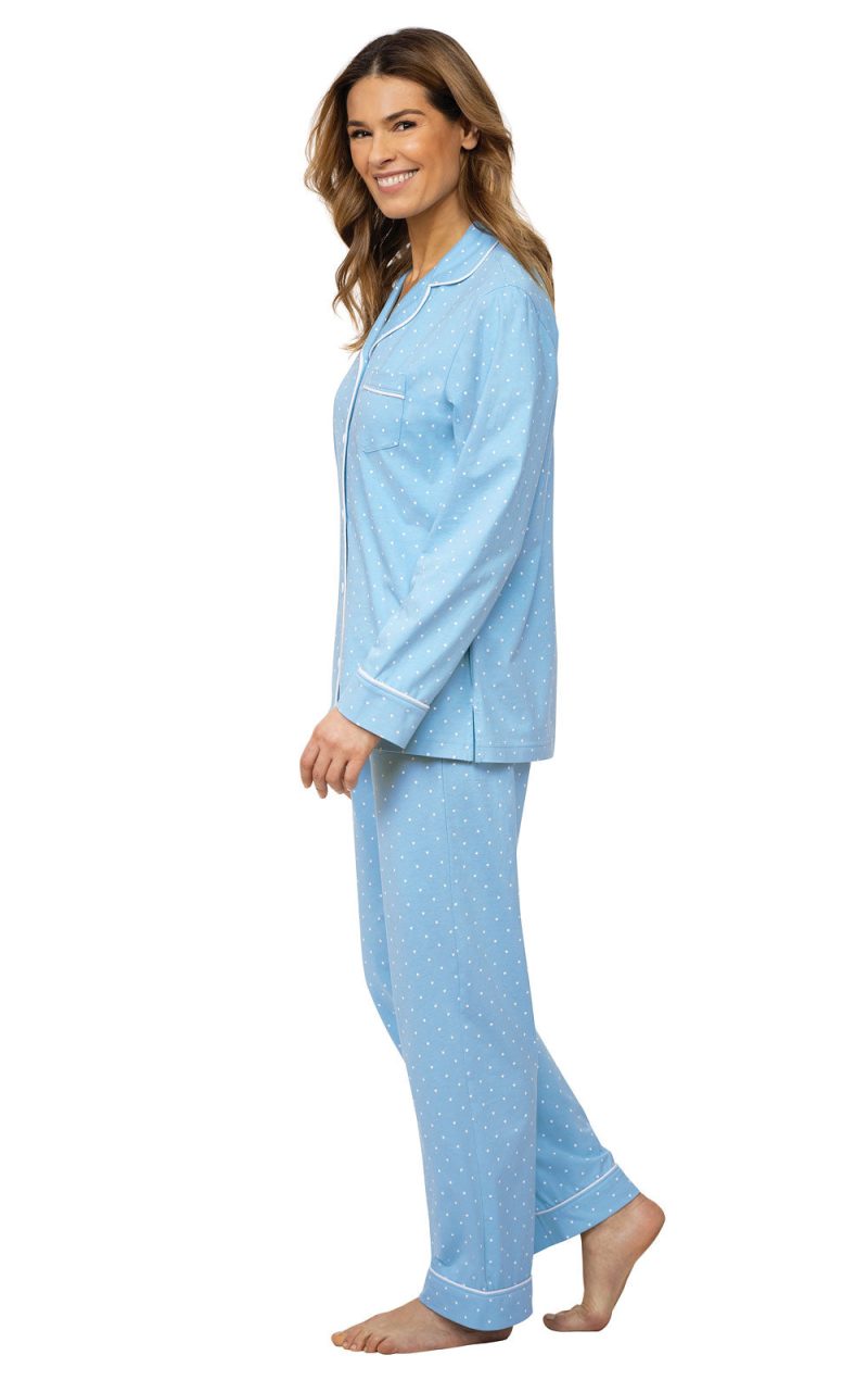 pjg w2425 bluepindotbuttonfrontpj women gkpj04635 feature1 20210219 1639 8a10fd0f 0f0e 45b6 8248 b227efd419a4